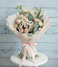 Букет цветов из:  Розы и Лизиантусы в Алкино