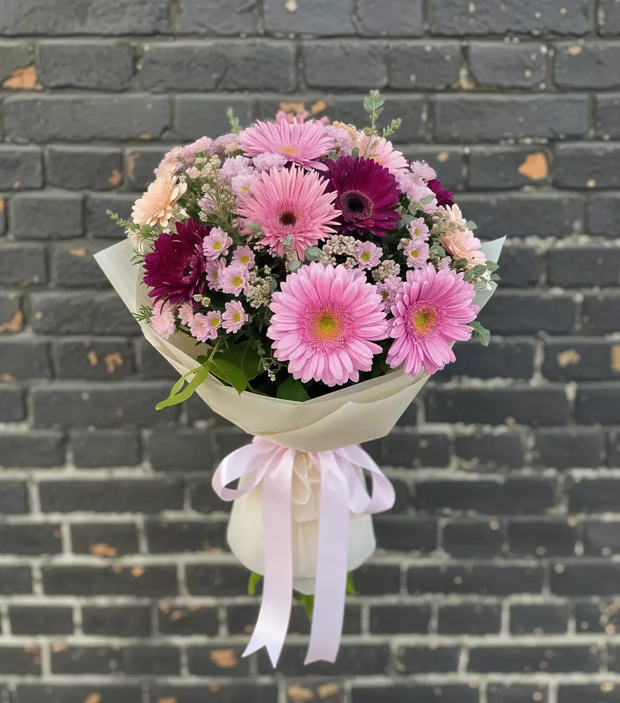 Букет цветов из: Герберы и Хризантемы в Алкино