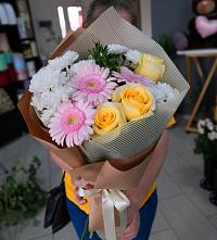 Букет цветов из:  Герберы, Розы и Хризантемы в Алкино