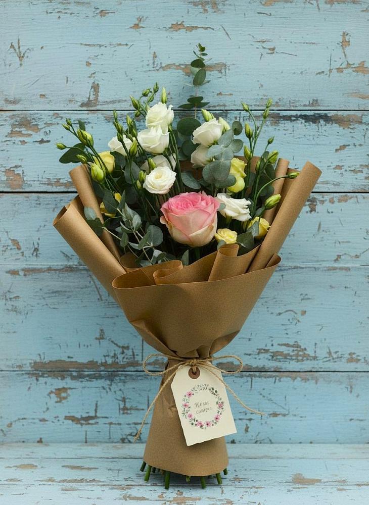 Букет цветов из: Розы и Лизиантусы в Алкино