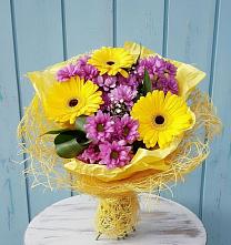 Букет цветов из:  Хризантемы и Герберы в Алкино