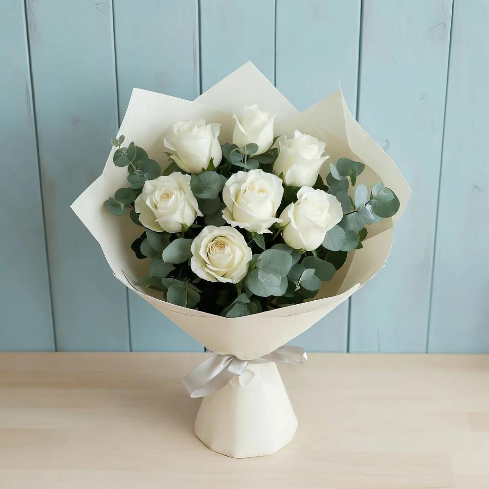 Букет Белые розы в Эвкалипте в Алкино