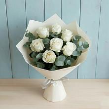 Букет Белые розы в Эвкалипте в Алкино