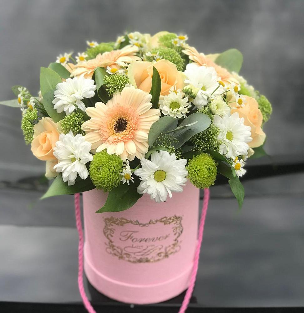 Цветочная композиция из Розы, Герберы и Хризантемы в шляпной коробке в Алкино