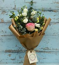 Букет цветов из:  Розы и Лизиантусы в Алкино