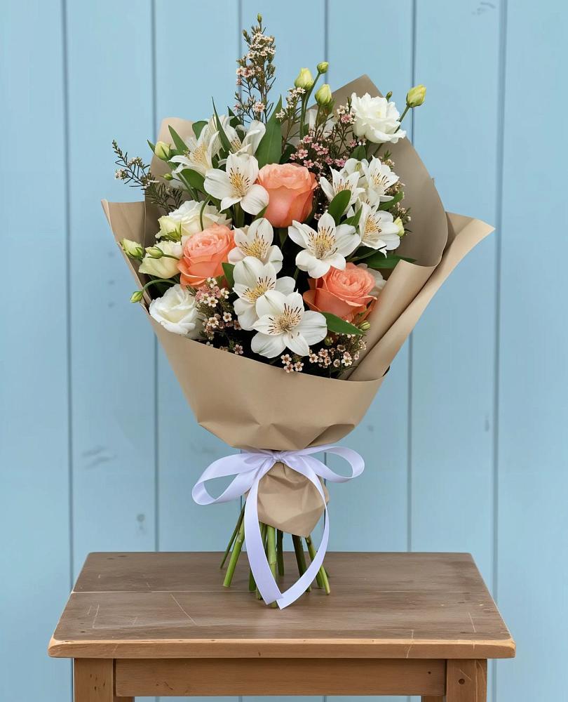 Букет цветов из: Альстромерии, Лизиантусы, Розы и Хризантемы в Алкино